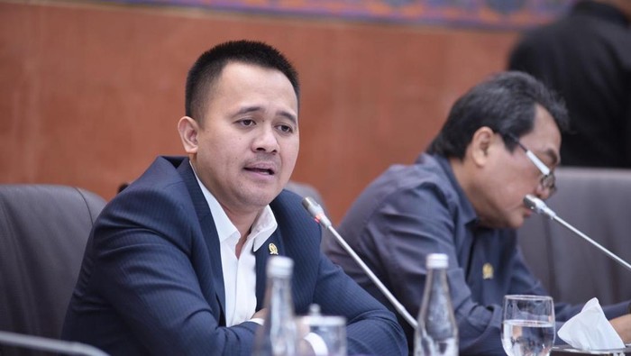 DPR Pertanyakan KRL Baru Buatan INKA Sudah Masuk Bengkel